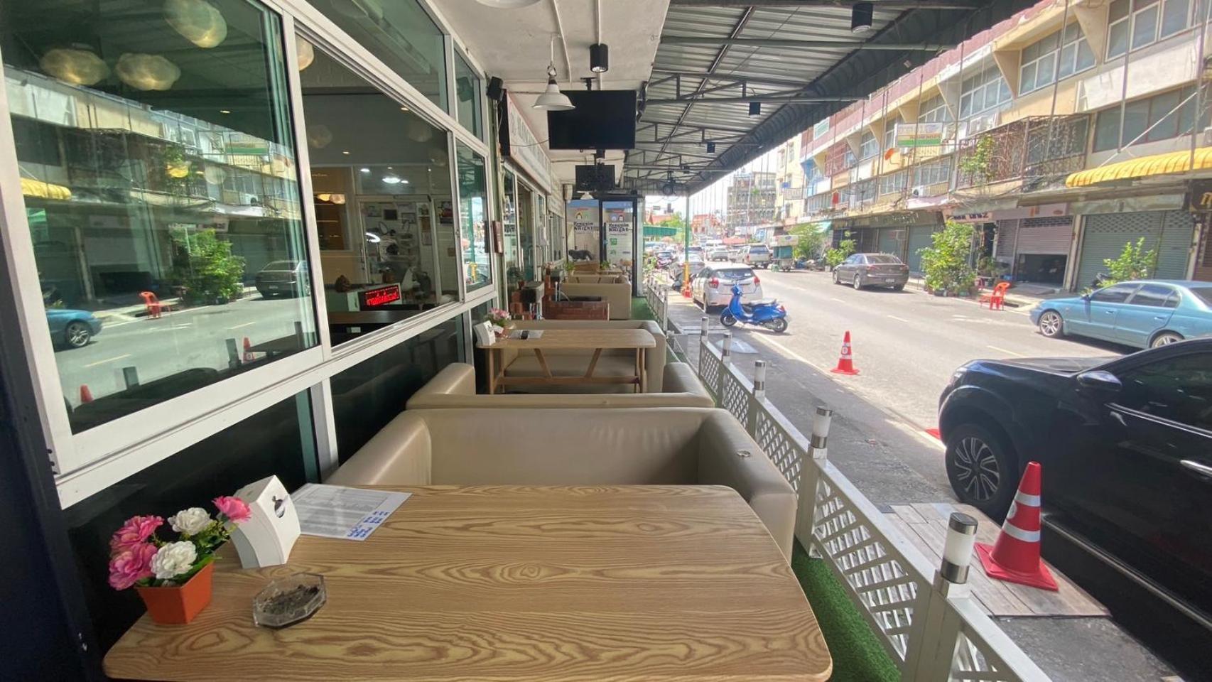 Alongkorn Hotel By Sb Samut Songkhram Екстериор снимка