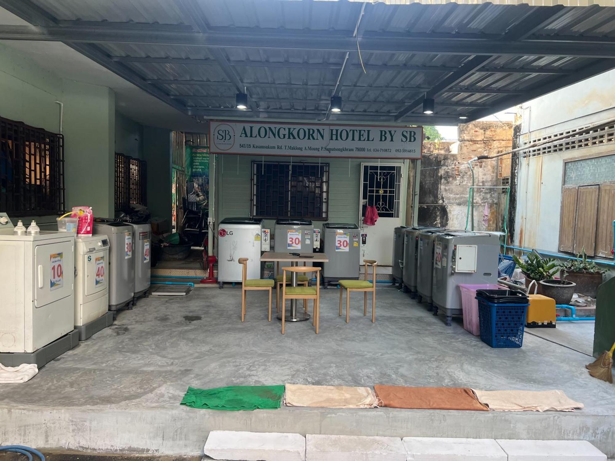 Alongkorn Hotel By Sb Samut Songkhram Екстериор снимка